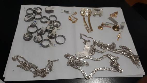 apreesão joias roubadas em relojoaria diamantino